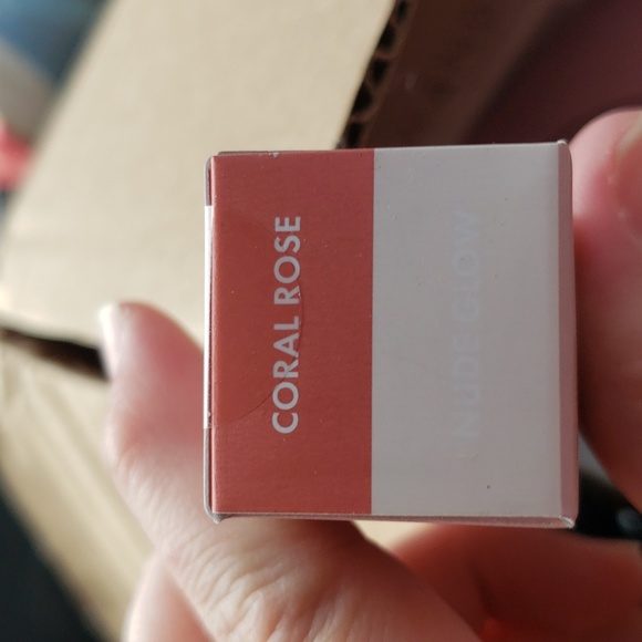 NEW Wander Beauty On-the-Glow Blush & Illuminator Stick Coral Rose/Nude NIB NEW - Picture 5 of 6